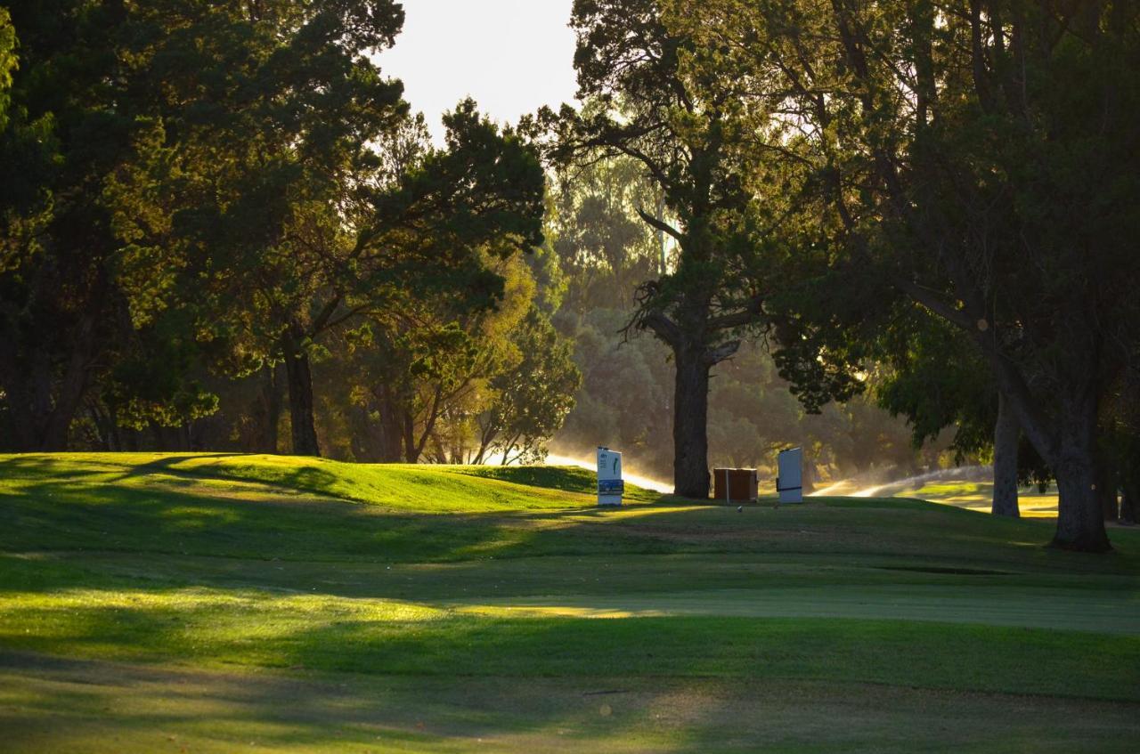 Renmark Country Club Exterior photo